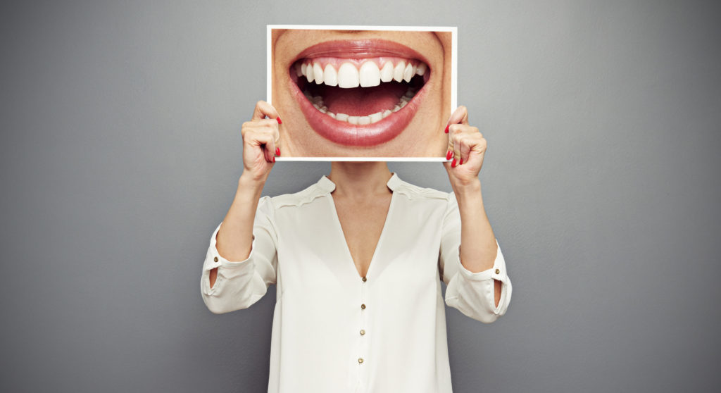 ТОП-13  лучших полосок для отбеливания зубов: рейтинг, отзывы