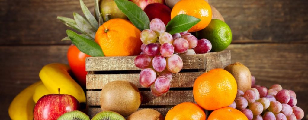 ТОП-10 фруктов и ягод для женской красоты и молодости