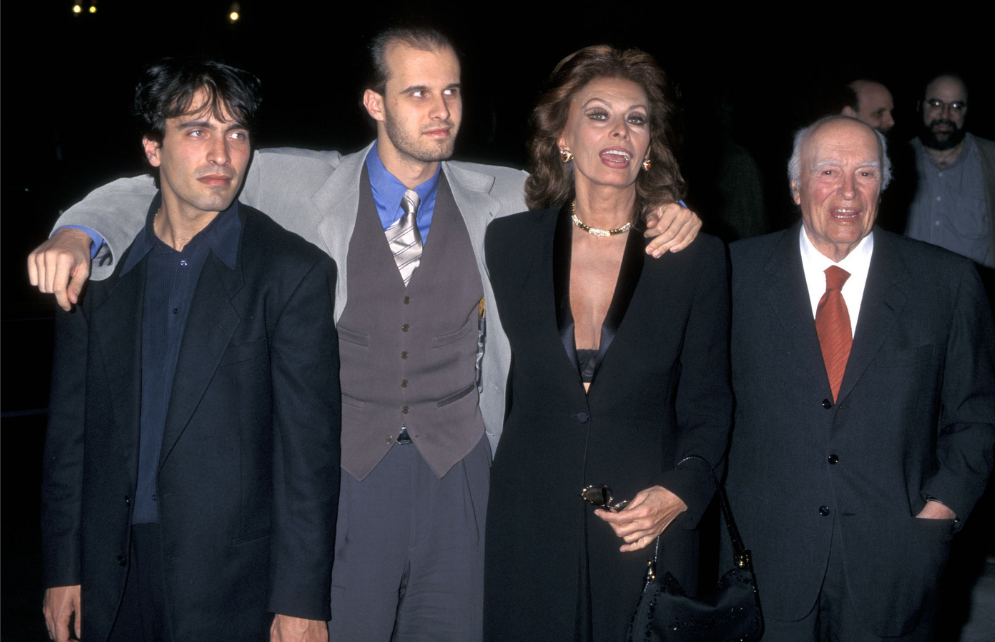 Софи Лорен с мужем и сыновьями