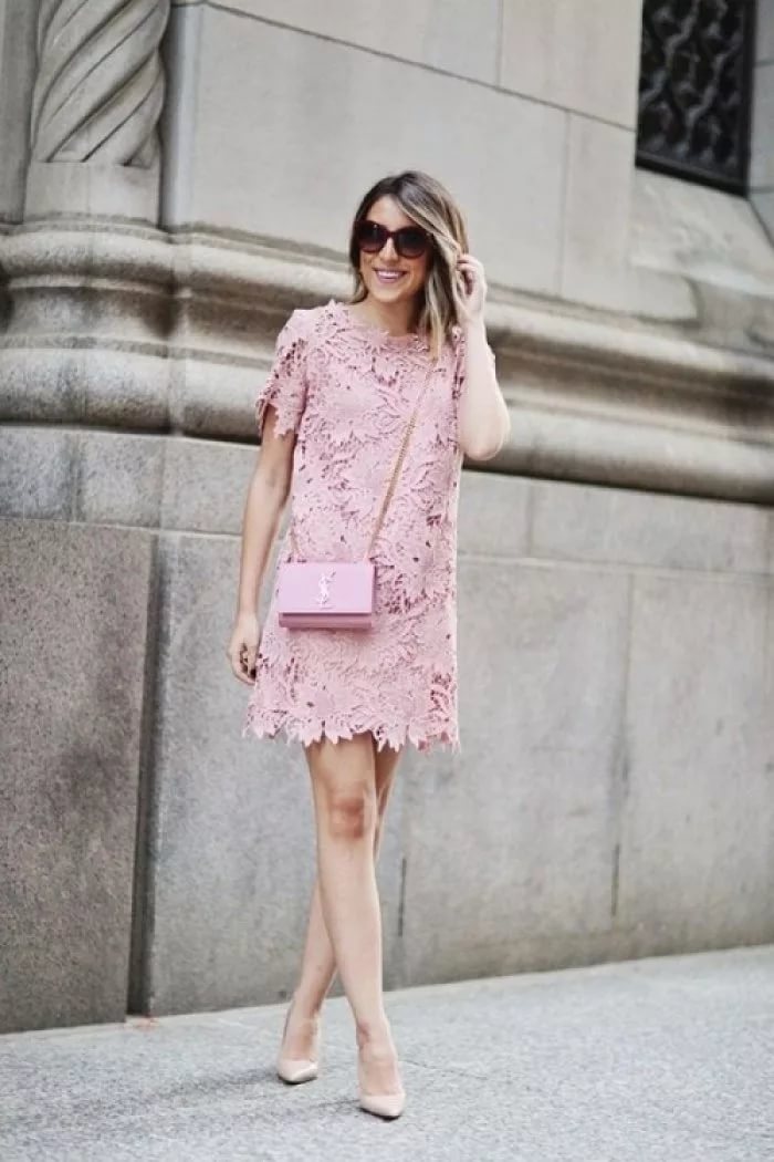 Платье светло розовое с чем носить фото