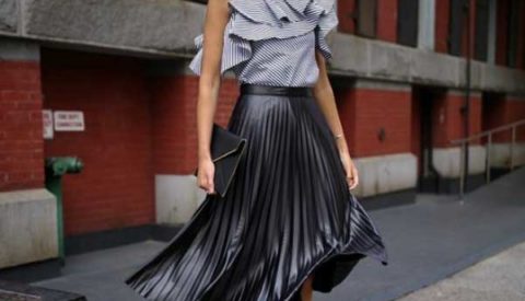 Чёрная юбка плиссе: как и с чем носить