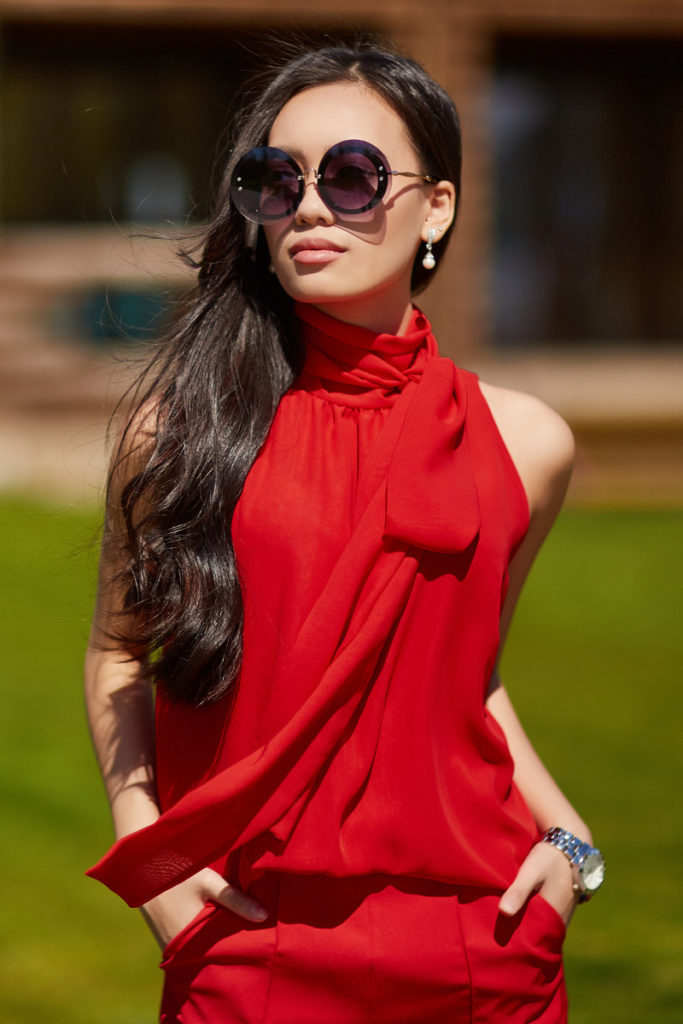 Красная блузка с чем носить фото