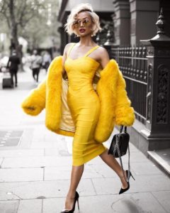 образ с желтым платьем