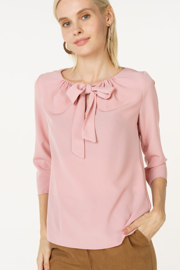 цветотип весна в розовой блузке