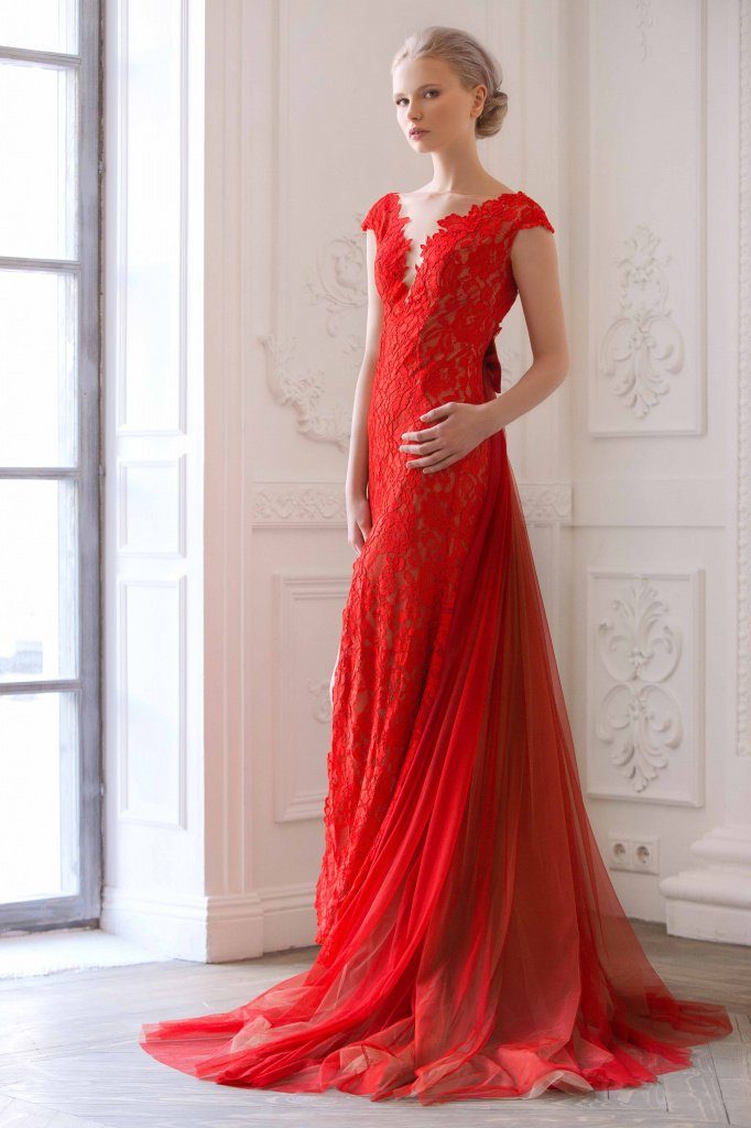 Красное свадебное платье.