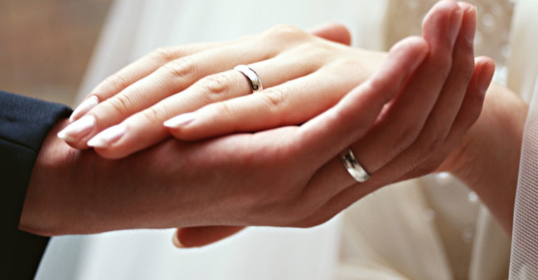 Потеря обручального кольца мужем: приметы