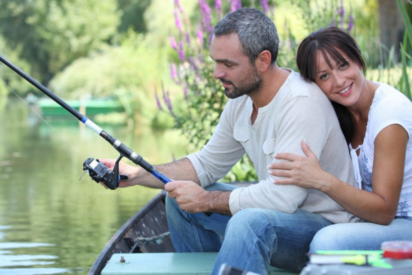 Муж часто ездит на охоту и рыбалку