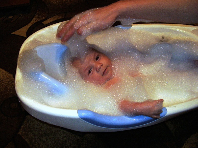 Как часто можно купать новорождённого с мылом