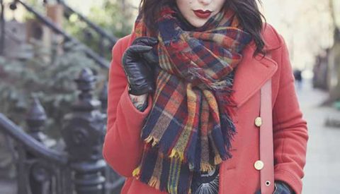 Какой шарф подойдет к красному пальто?