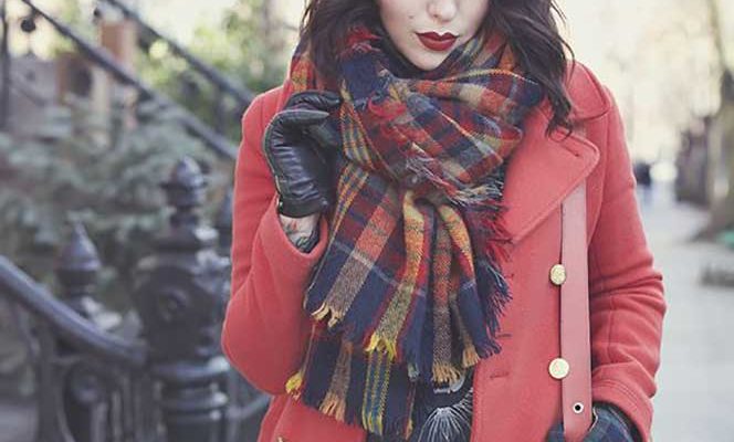 Какой шарф подойдет к красному пальто?