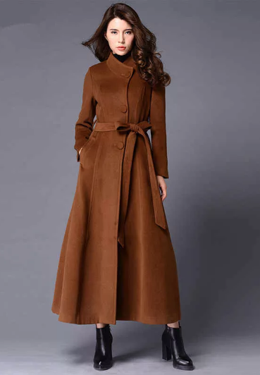 коричневое пальто для невысоких