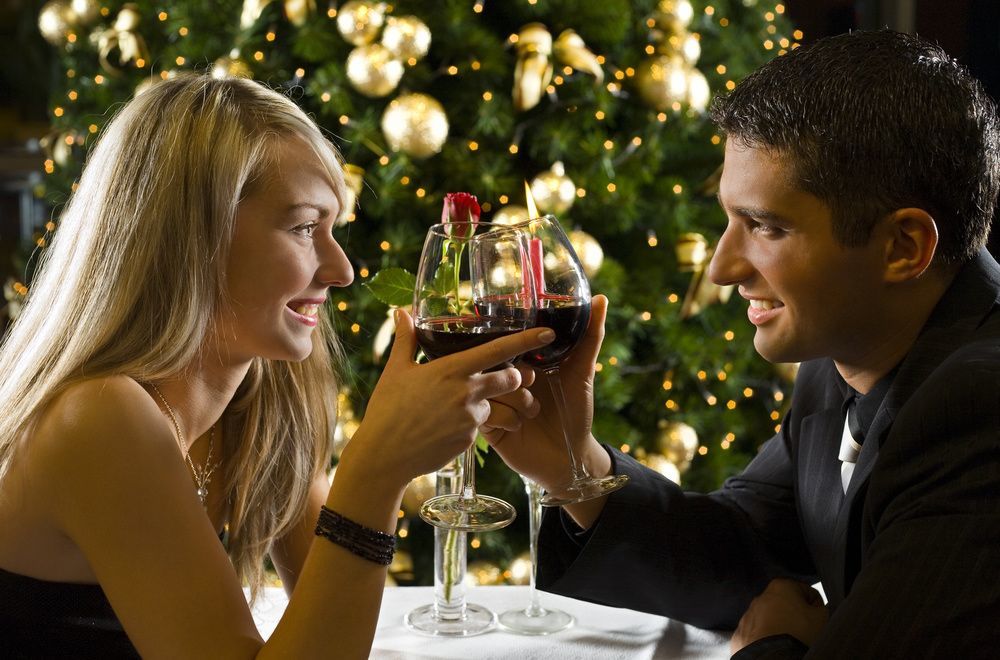 Как ещё можно отметить Новый Год с мужчиной в романтической обстановке?
