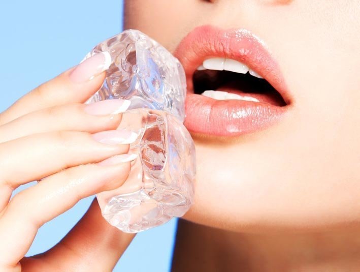 Увеличиваем губы без пластики и уколов льдом