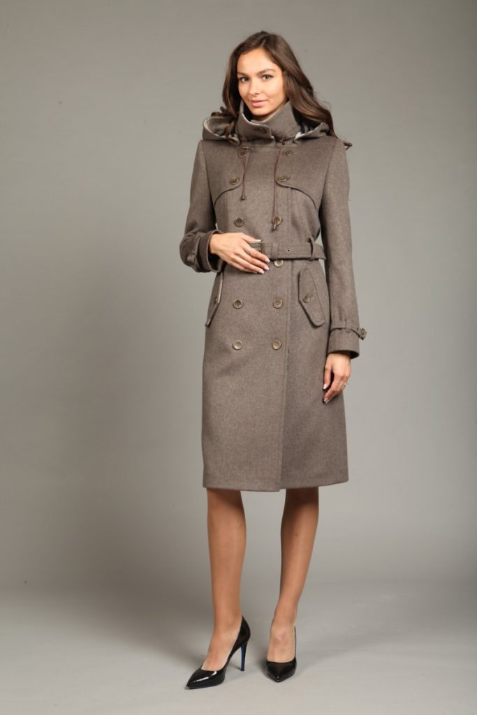 С чем носить женское двубортное пальто? с капюшоном