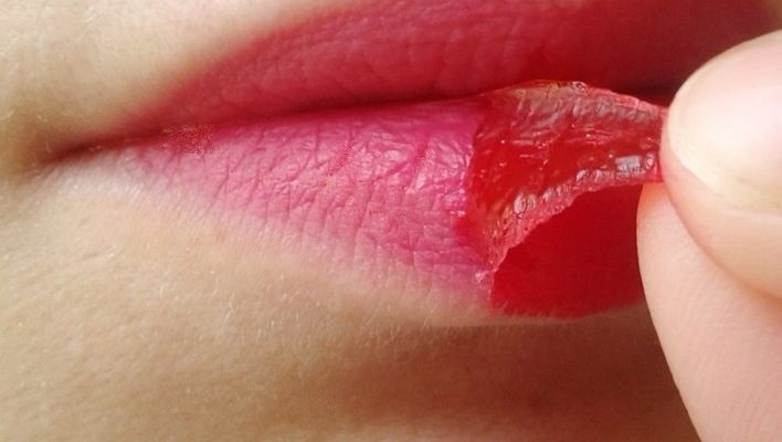 Тинт для губ — находка для любительниц естественного макияжа