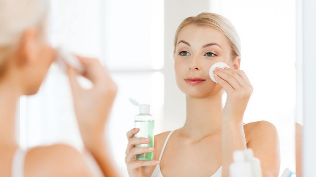 Лосьон для лица — незаменимое средство для очищения кожи