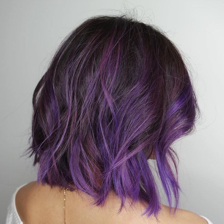 фиолетовое омбре на черных волосах