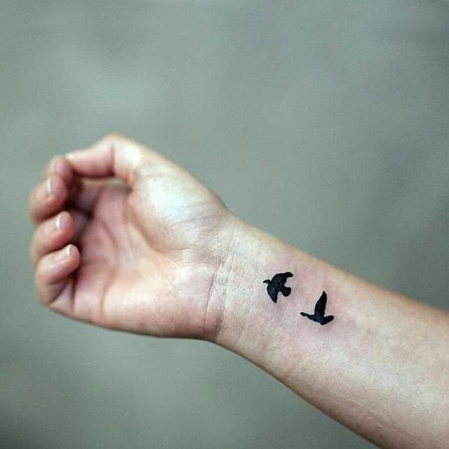 Тату птицы на запястье- тщательно выбирайте эскиз будущего тату | tattoo-sketches.com | Дзен